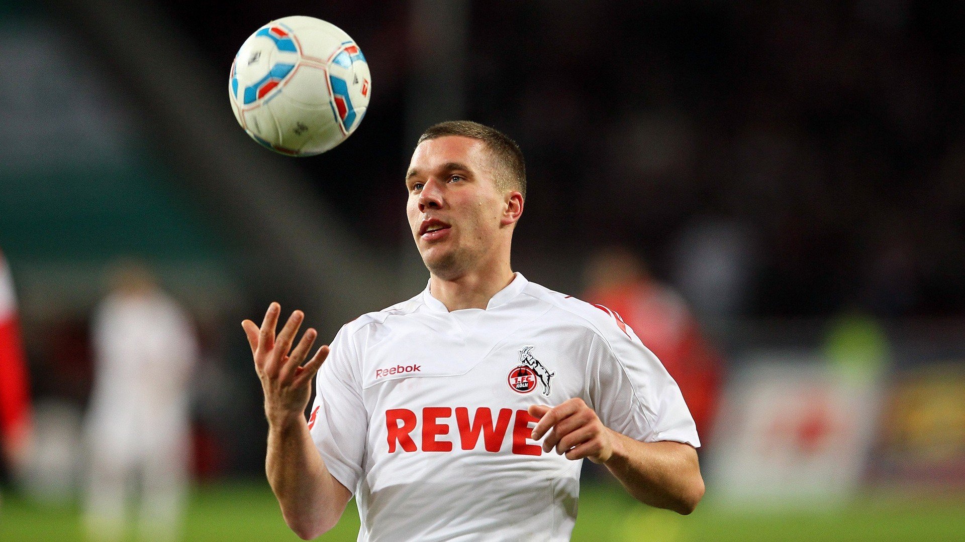 《直播平台与电竞合作新模式：内容多样化铺开》，电竞行业和直播行业