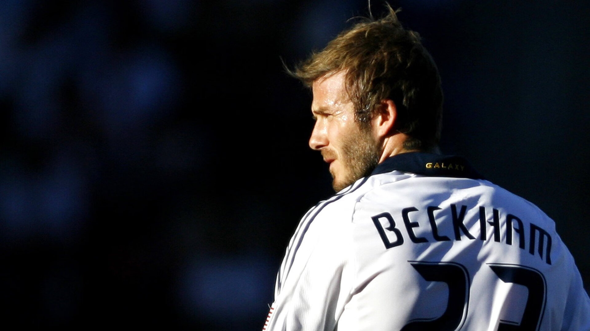 惊心动魄！比赛中的精彩瞬间令球迷尖叫不止，比赛中的精彩片段